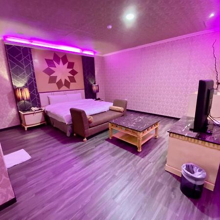 Huang Xing Motel Pingtung Eksteriør billede