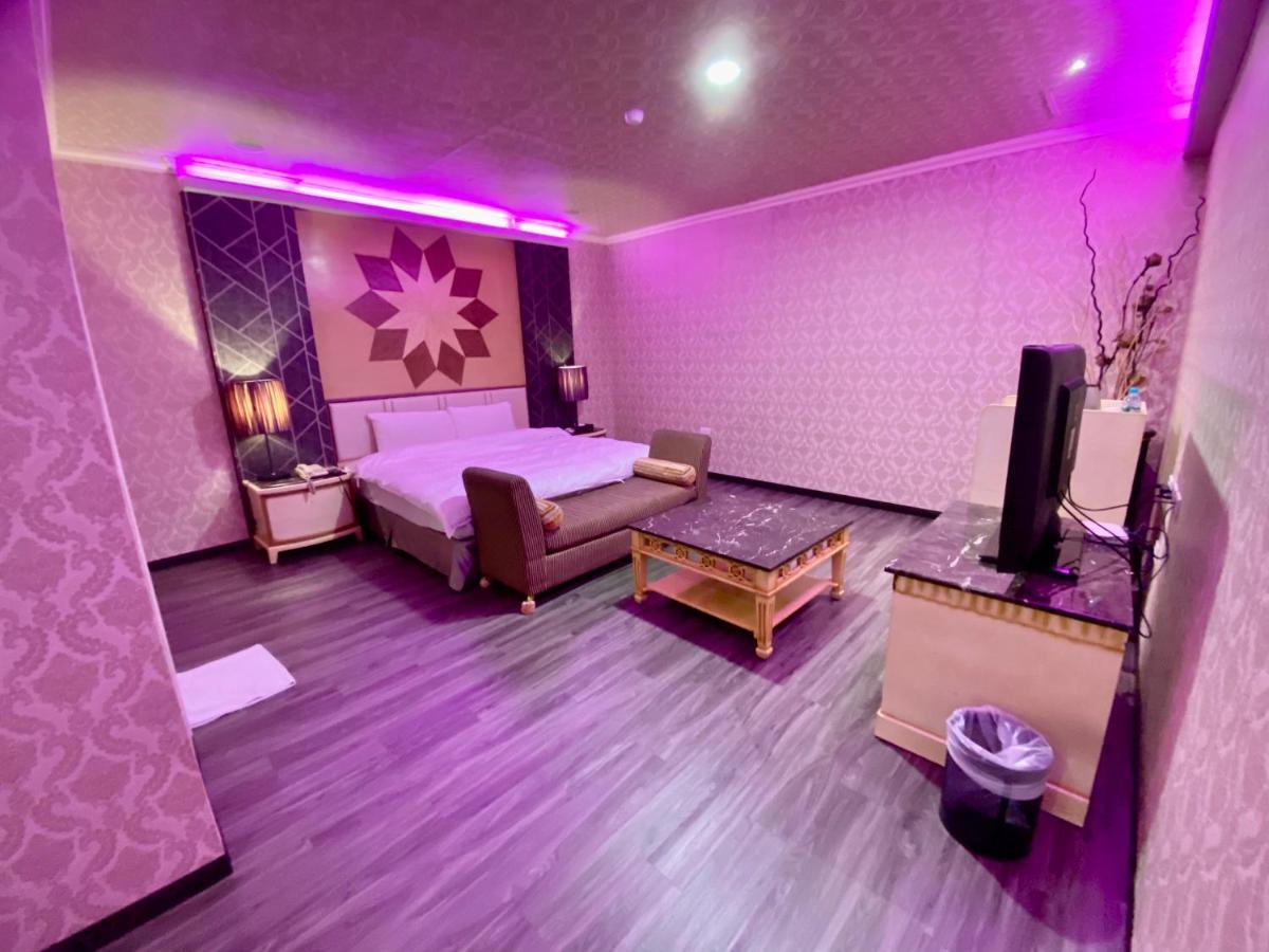 Huang Xing Motel Pingtung Eksteriør billede