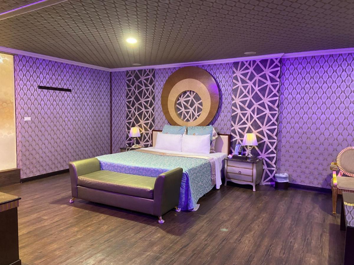 Huang Xing Motel Pingtung Eksteriør billede
