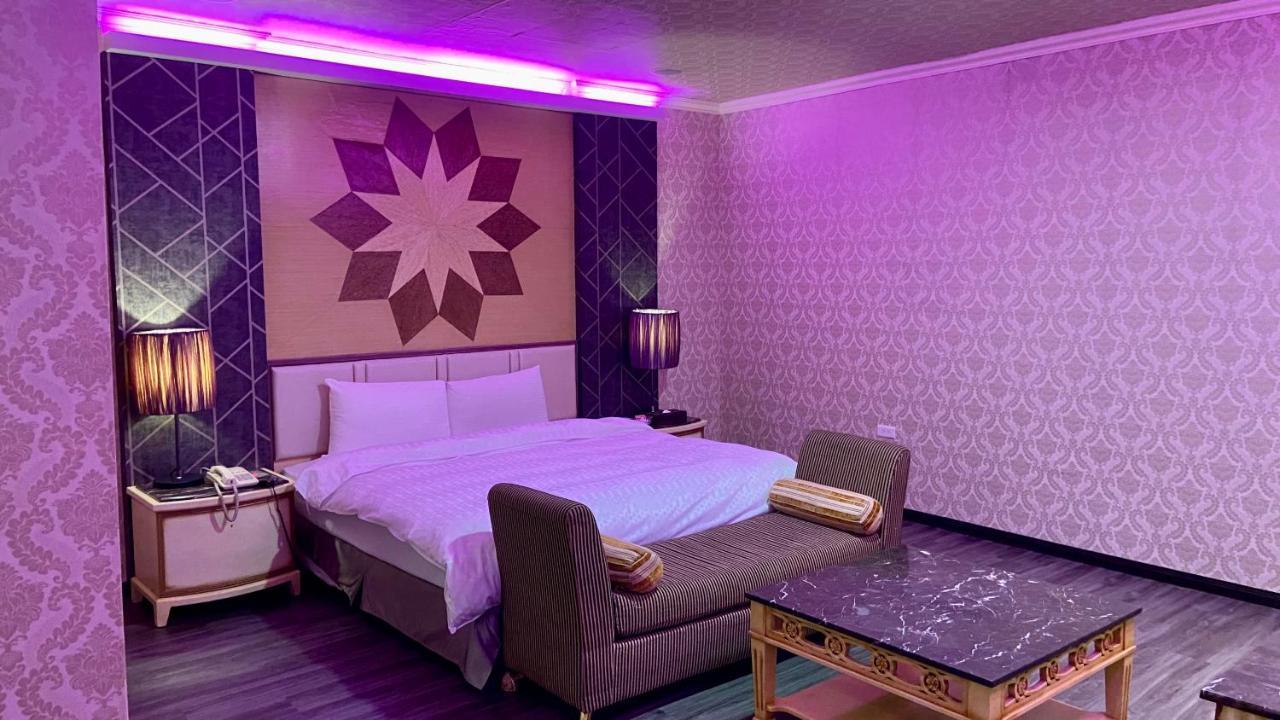 Huang Xing Motel Pingtung Eksteriør billede