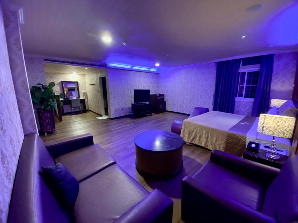 Huang Xing Motel Pingtung Eksteriør billede