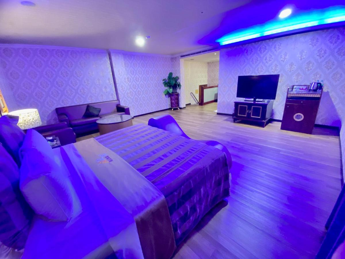 Huang Xing Motel Pingtung Eksteriør billede