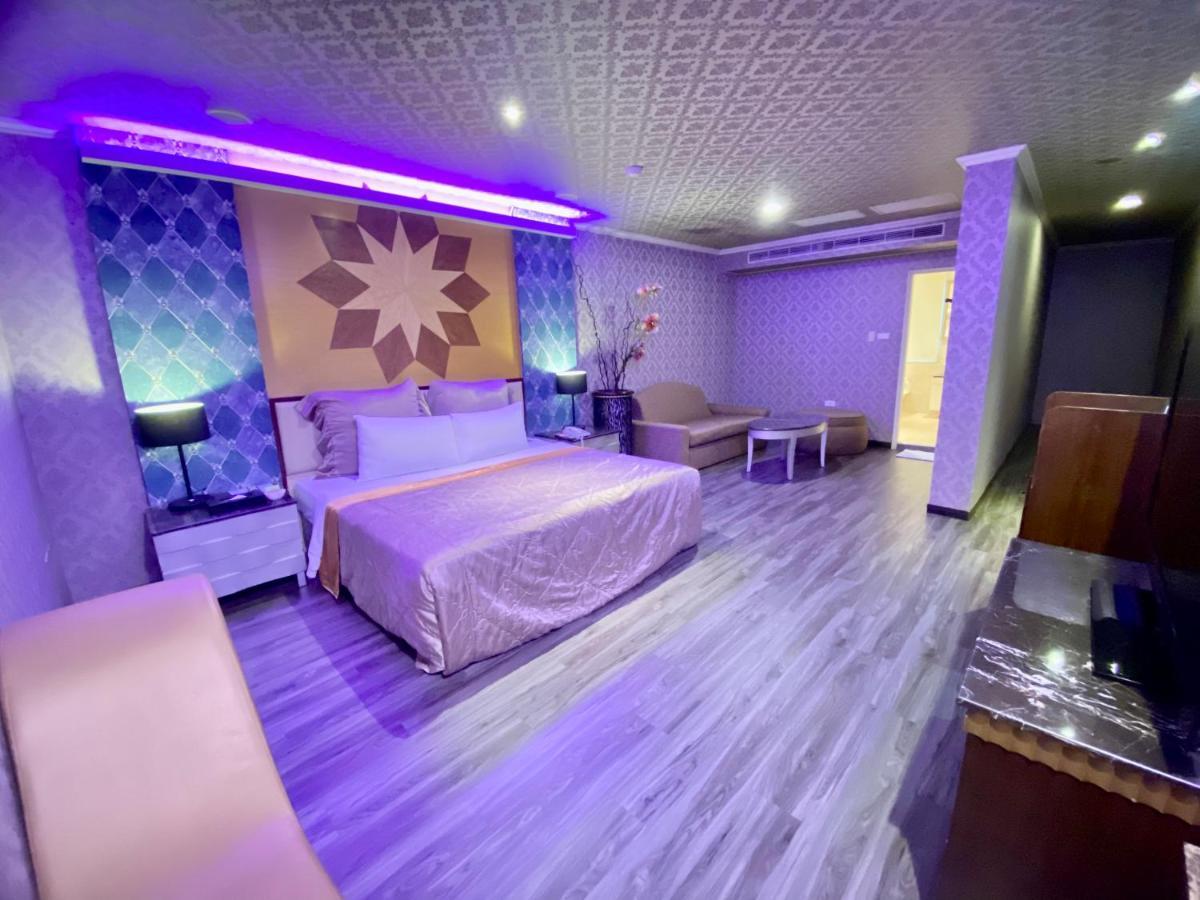 Huang Xing Motel Pingtung Eksteriør billede