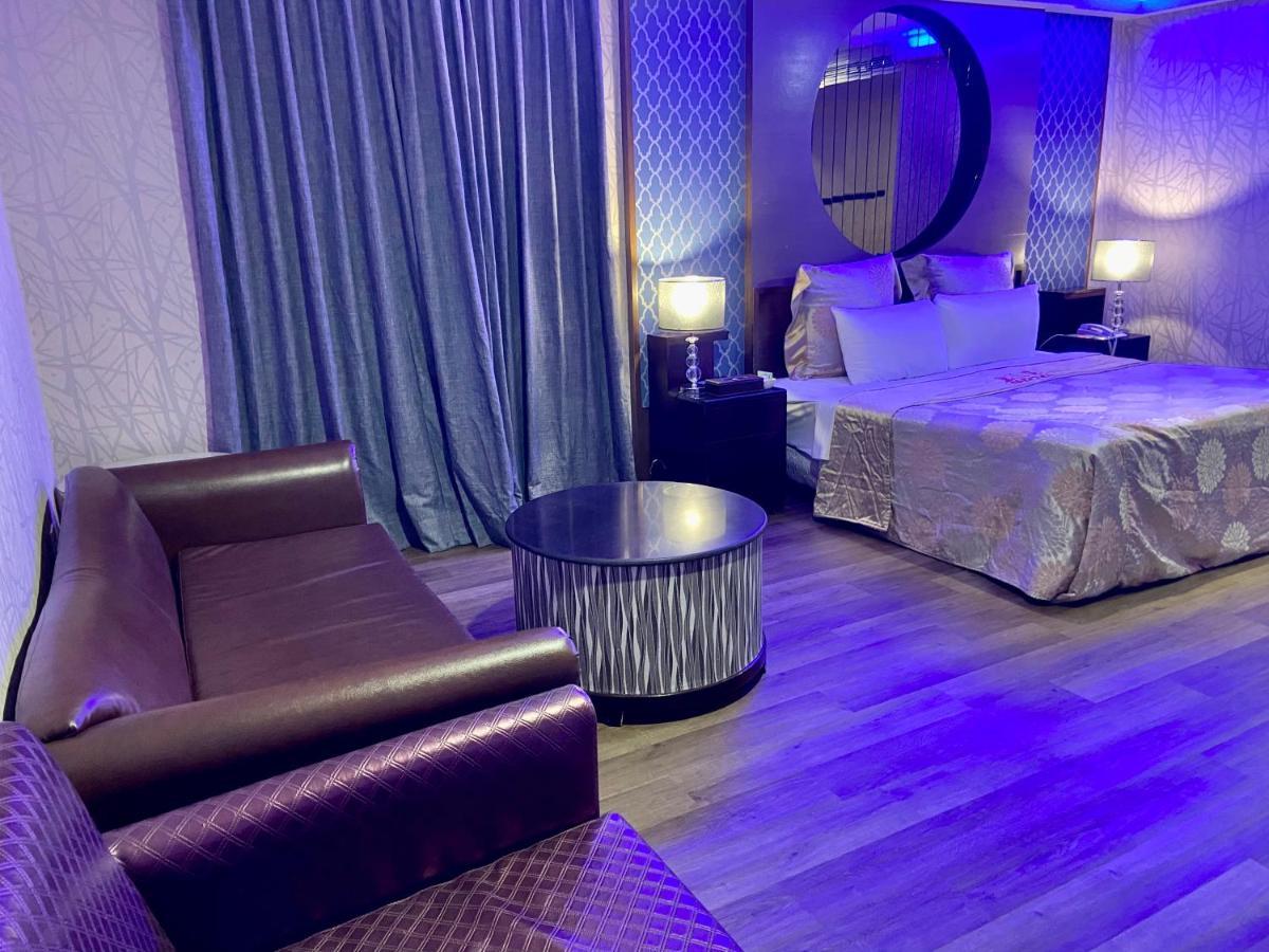 Huang Xing Motel Pingtung Eksteriør billede