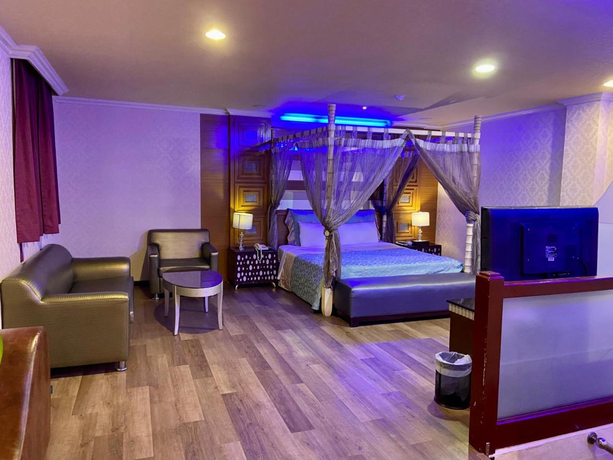 Huang Xing Motel Pingtung Eksteriør billede