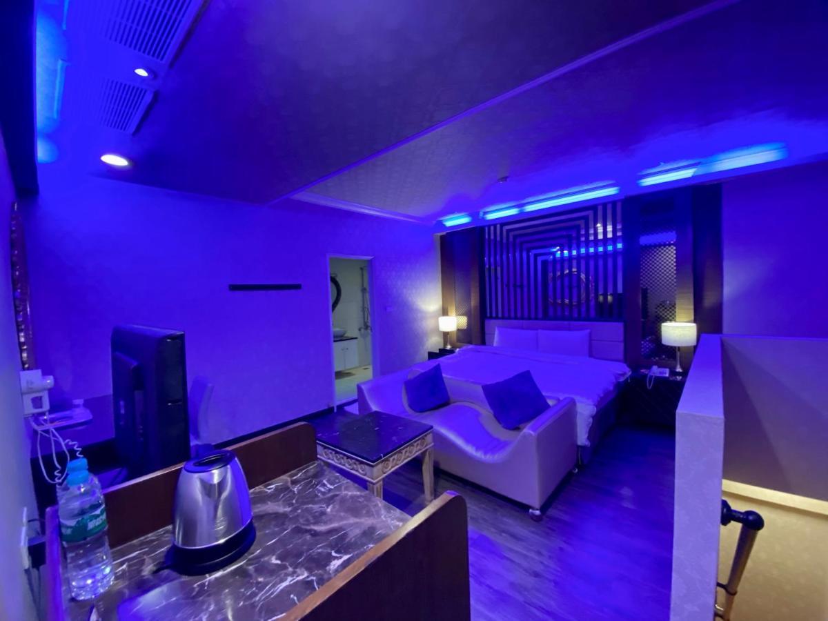 Huang Xing Motel Pingtung Eksteriør billede