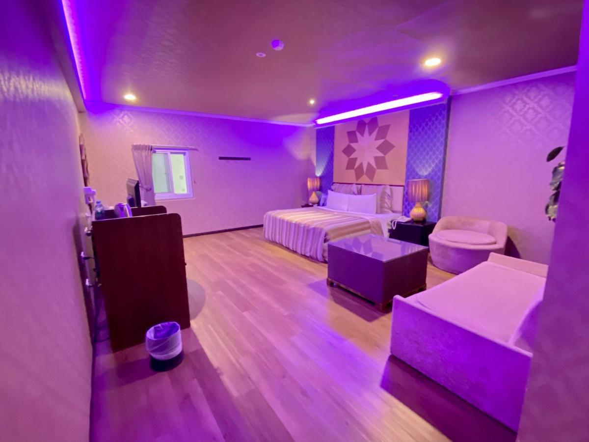 Huang Xing Motel Pingtung Eksteriør billede