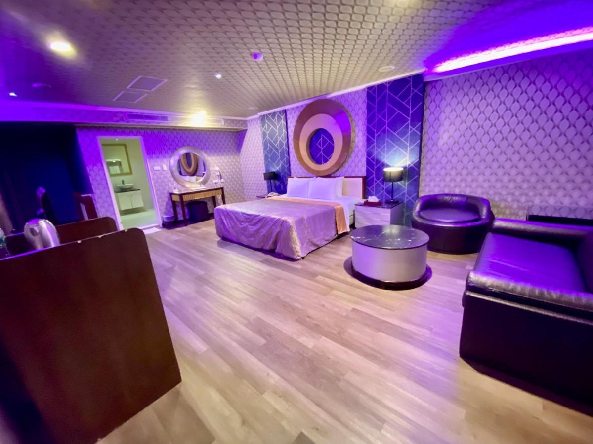 Huang Xing Motel Pingtung Eksteriør billede