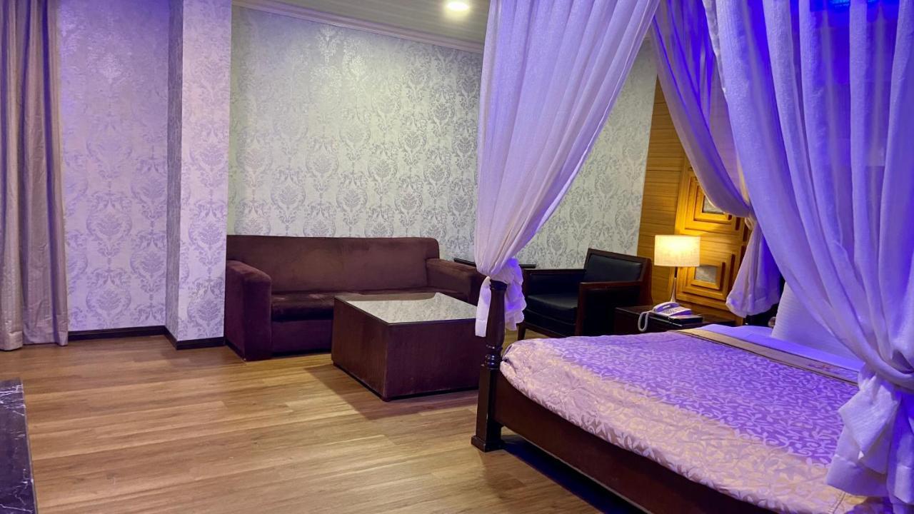 Huang Xing Motel Pingtung Eksteriør billede