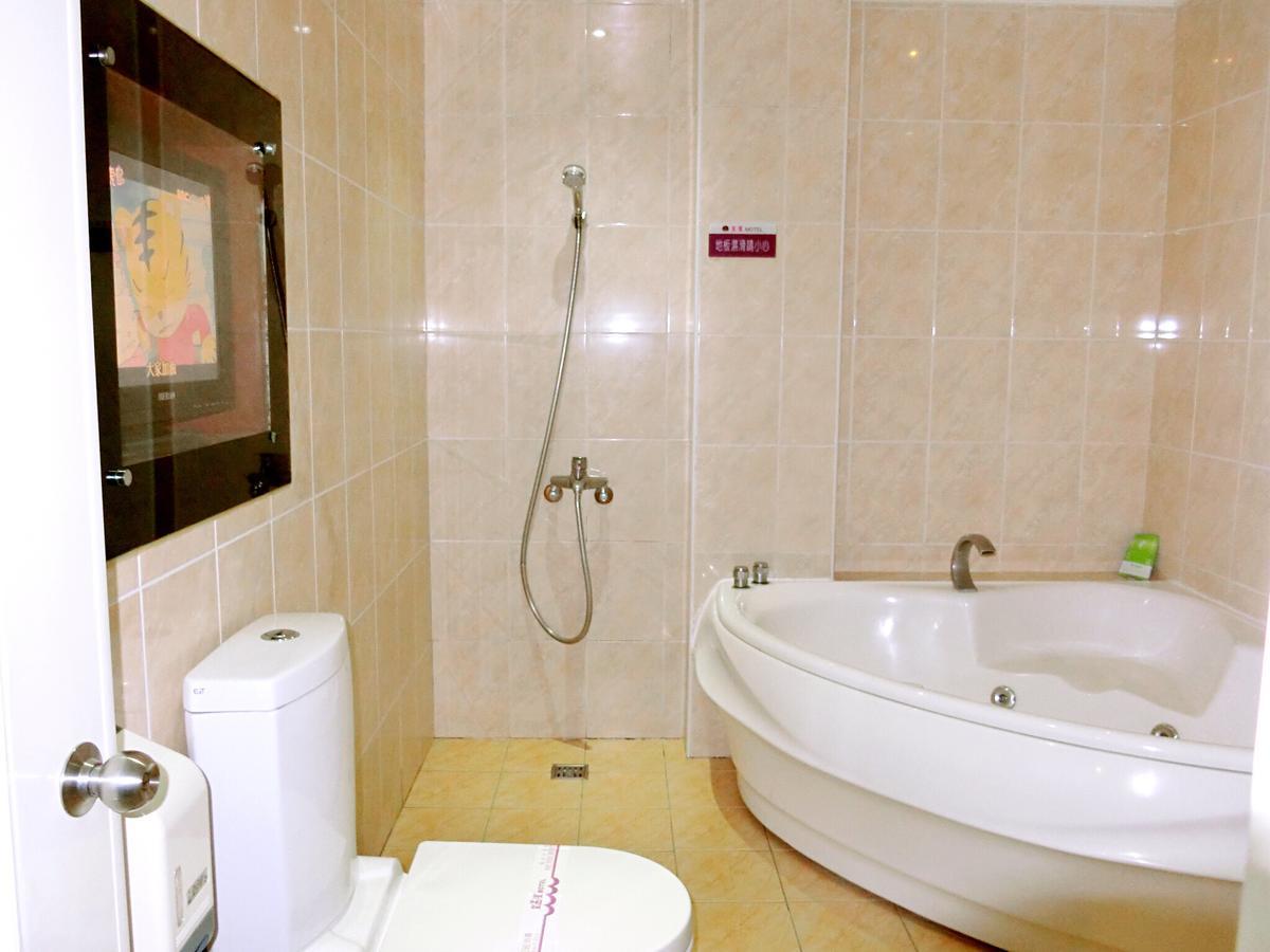 Huang Xing Motel Pingtung Eksteriør billede